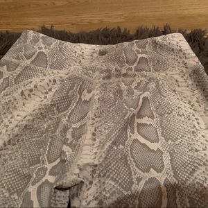 Snake skin leggings size medium